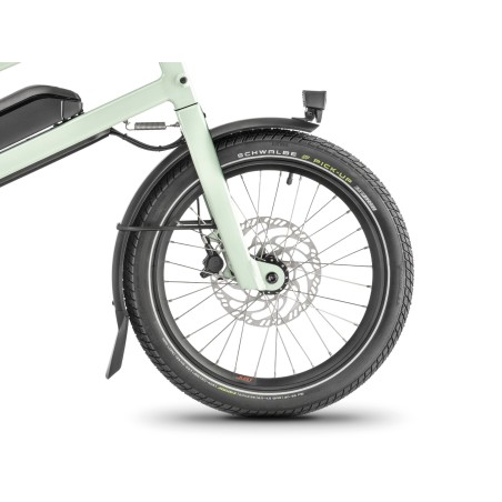 MOUSTACHE LUNDI 20 CARGO 1